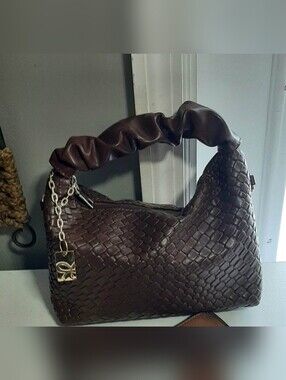 THE UNBRANDED BRAND "Kelly' Woven Cloud☁️Hobo Convertible Clutch